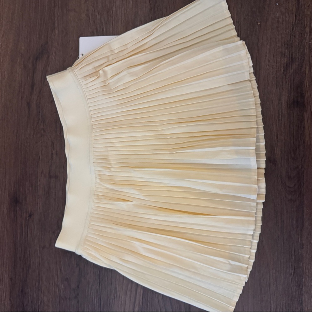 Lululemon Athletica Yellow Pleated Skirt